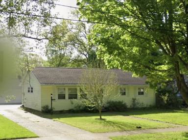 Main picture of 1726 Columbian Ave