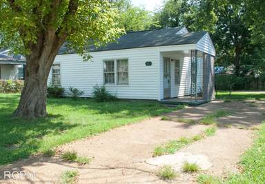 Main picture of 702 10th St NW