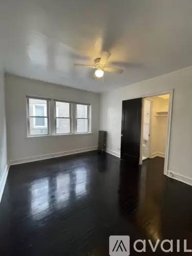 Main picture of 834 W Fullerton Ave