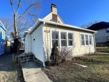 Main picture of 1935 Adams St
