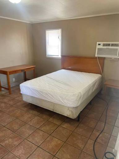 Main picture of 5801 W 12th St