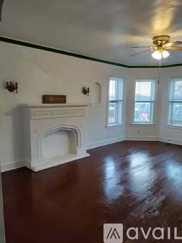 Main picture of 8714 S Harper Ave