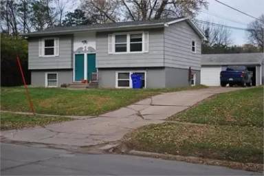 Main picture of 2710 O Ave NW