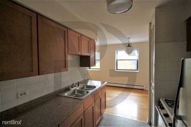 Main picture of 510 W Briar Pl