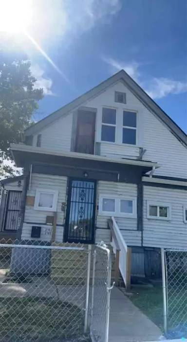 Main picture of 2165 Lemay St