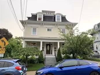 Main picture of 34 Spring St