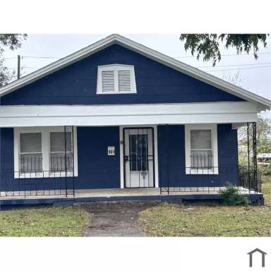 Main picture of 921 4th Ave W