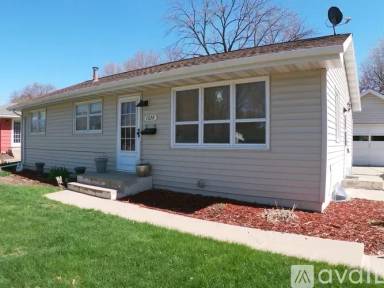 Main picture of 1328 Elton Hills Dr NW
