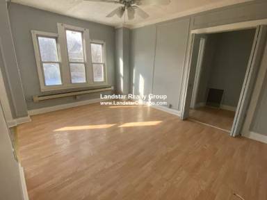 Main picture of 4735 N Beacon St Apartments