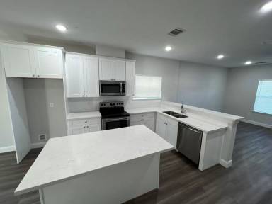 Main picture of 832 Elkhart St