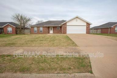 Main picture of 1902 SW Fremont St