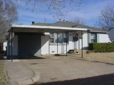 Main picture of 305 Bolton Pl