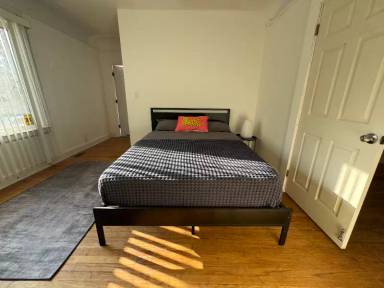 Main picture of 3625 Bedford St