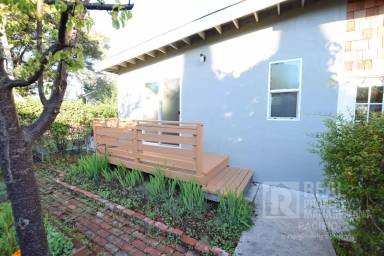 Main picture of 1435 Parker St