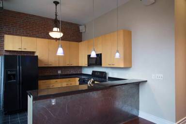 Main picture of 318 E 4th St