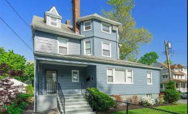 Main picture of 299 Webster Ave