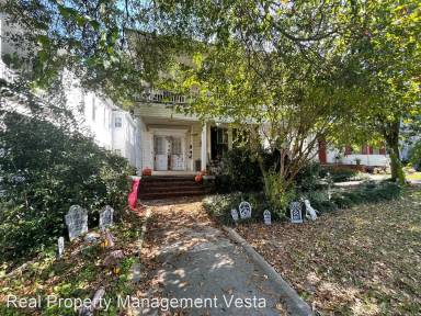 Main picture of 318 College St