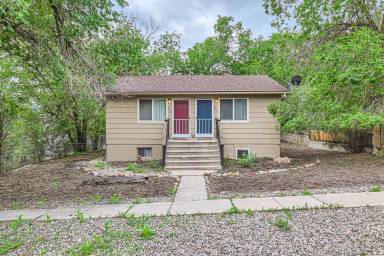 Main picture of 2517 W Willamette Ave