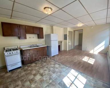 Main picture of 120 W Market St