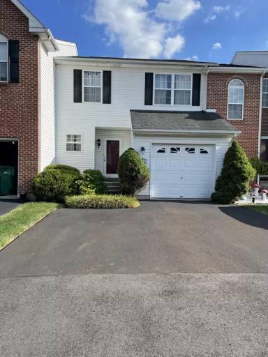 Main picture of 143 Hampshire Dr