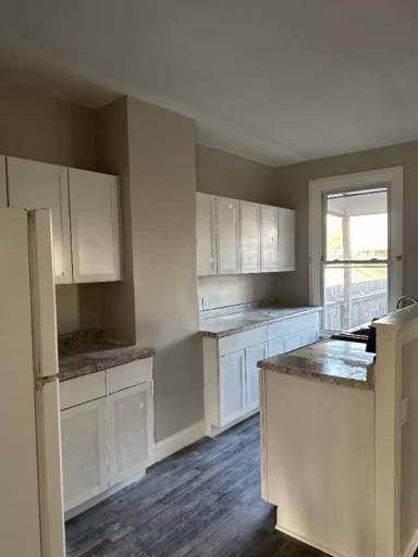 Main picture of 97 Lake St