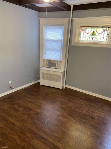 Main picture of 61 Bay 32nd St