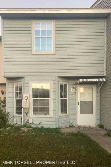 Main picture of 2521 Johnson Dr