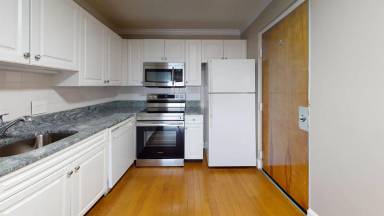 Main picture of 326 Broadway