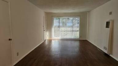 Main picture of 638 N West Knoll Dr
