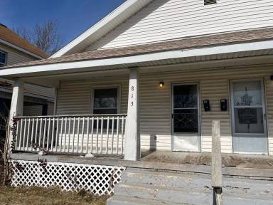 Main picture of 813 W Poplar St