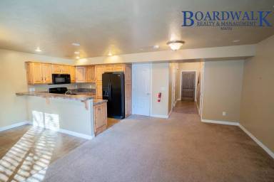 Main picture of 961 N 1075 W
