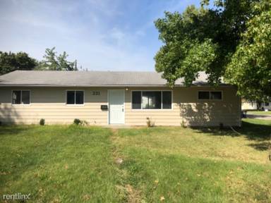 Main picture of 221 Miskell Blvd
