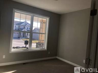 Main picture of 5724 Meridian Way NE