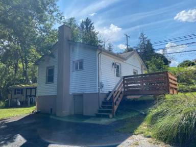 Main picture of 930 Gravel Pike