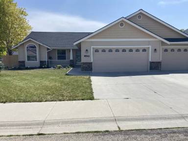 Main picture of 9755 W Silverbirch St