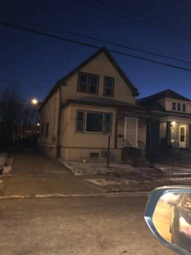 Main picture of 45 Roosevelt Ave