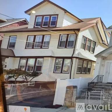 Main picture of 92 Schuyler Ave