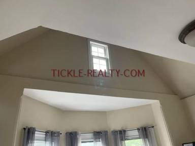 Main picture of 301 Meigs St