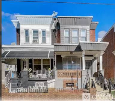 Main picture of 5745 Addison St