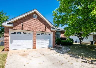 Main picture of 108 Cottage Ct