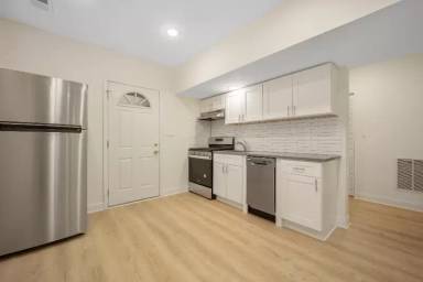 Main picture of 3521-29 N Broadway Apartments