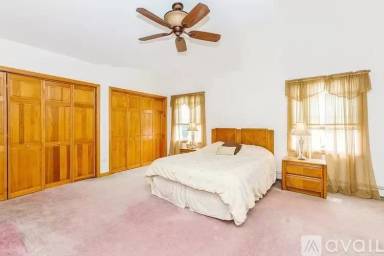 Main picture of 92 W 52nd St