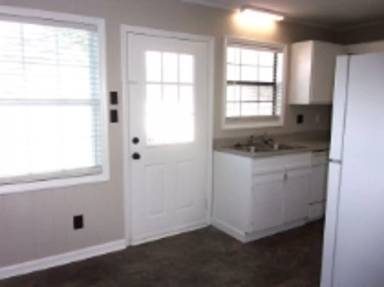 Main picture of 1823 India Hook Rd