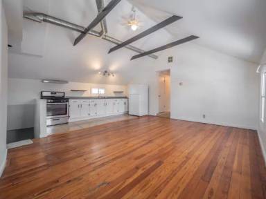 Main picture of 4428 Bridge Ave