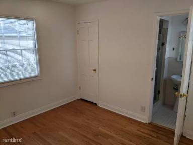 Main picture of 2575 Park Oak Dr