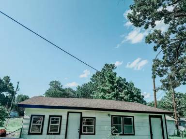 Main picture of 15881 Kent Dr