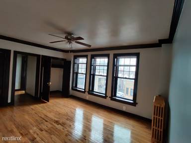 Main picture of 846 W Montrose Ave