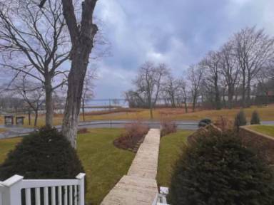 Main picture of 139 Grove Ln E