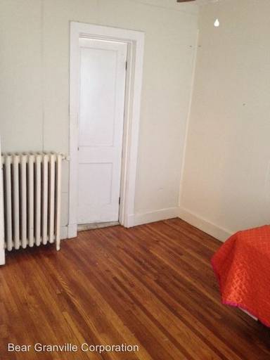 Main picture of 2015 Maplewood Ave