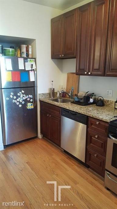 Main picture of 3720 N Sheffield Ave